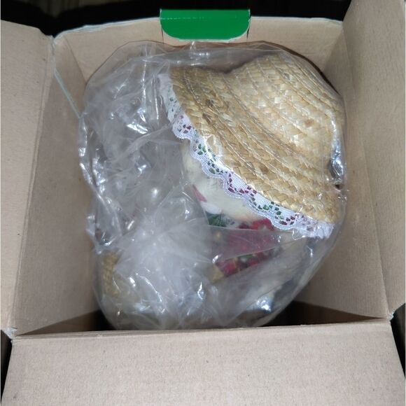 House Of Lloyd Vhristmas Around The World Vintage Flossie - Picture 10 of 10